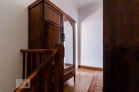 Casa à venda com 200m², 3 quartos e sem vagaCorredor Escadas