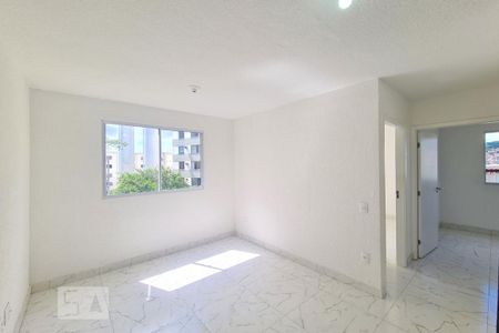 Sala de apartamento para alugar com 2 quartos, 40m² em Cascadura, Rio de Janeiro