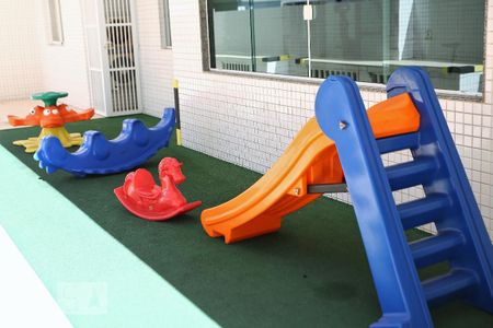 Apartamento para alugar com 94m², 2 quartos e 1 vagaÁrea Comum - Playground