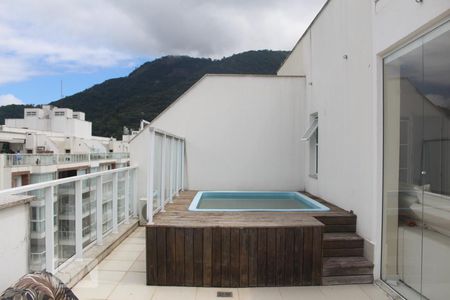 Apartamento à venda com 189m², 4 quartos e 2 vagasÁrea Externa