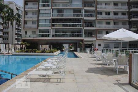 Apartamento à venda com 189m², 4 quartos e 2 vagasÁrea Comum - Piscina