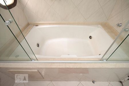 Apartamento à venda com 290m², 3 quartos e 2 vagasBanheiro da Suíte 1