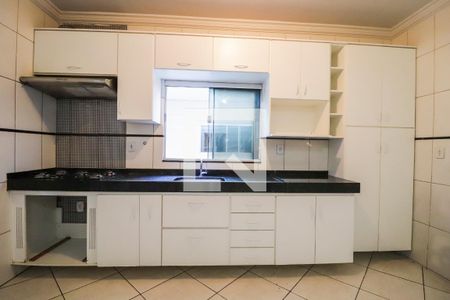 Casa para alugar com 156m², 4 quartos e 2 vagas Casa para alugar com 156m², 4 quartos e 2 vagasCozinha