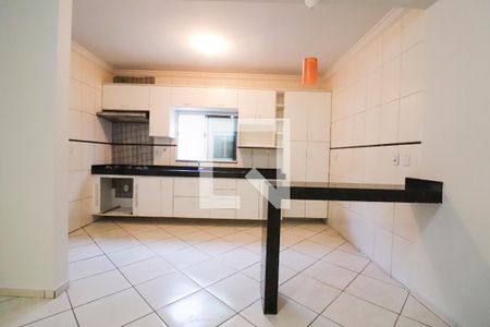 Casa para alugar com 156m², 4 quartos e 2 vagas Casa para alugar com 156m², 4 quartos e 2 vagasCozinha