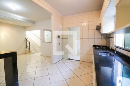 Casa para alugar com 156m², 4 quartos e 2 vagas Casa para alugar com 156m², 4 quartos e 2 vagasCozinha