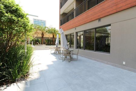 Studio à venda com 32m², 1 quarto e sem vagaÁrea comum - Piscina