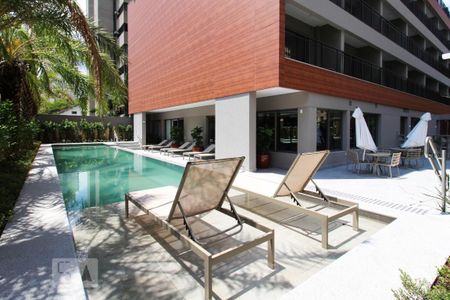 Studio à venda com 32m², 1 quarto e sem vagaÁrea comum - Piscina