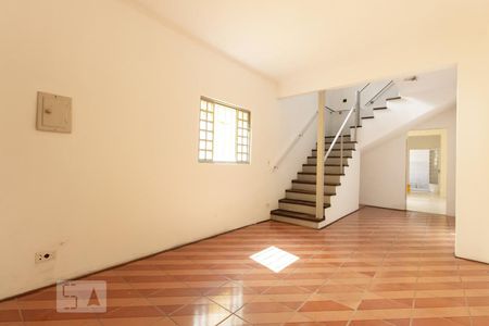 Casa à venda com 280m², 2 quartos e 2 vagas Casa à venda com 280m², 2 quartos e 2 vagasSala