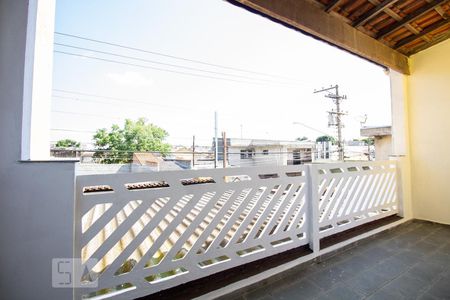 Casa à venda com 280m², 2 quartos e 2 vagas Casa à venda com 280m², 2 quartos e 2 vagasvaranda