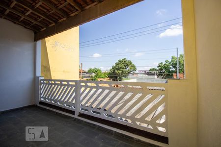 Casa à venda com 280m², 2 quartos e 2 vagas Casa à venda com 280m², 2 quartos e 2 vagasvaranda