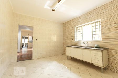 Casa à venda com 280m², 2 quartos e 2 vagas Casa à venda com 280m², 2 quartos e 2 vagasCozinha