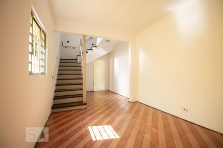 Casa à venda com 280m², 2 quartos e 2 vagas Casa à venda com 280m², 2 quartos e 2 vagasSala