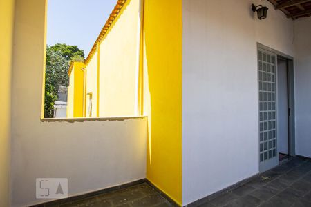 Casa à venda com 280m², 2 quartos e 2 vagas Casa à venda com 280m², 2 quartos e 2 vagasVaranda da Sala