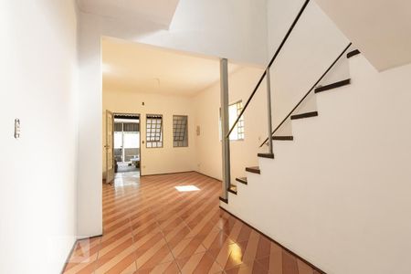 Casa à venda com 280m², 2 quartos e 2 vagas Casa à venda com 280m², 2 quartos e 2 vagasSala