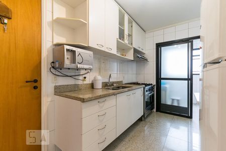 Apartamento para alugar com 105m², 3 quartos e 2 vagasCozinha