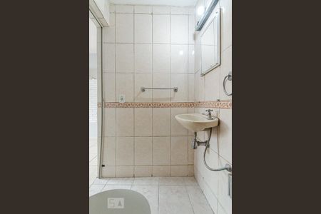 Studio para alugar com 30m², 1 quarto e sem vaga Studio para alugar com 30m², 1 quarto e sem vagaBanheiro