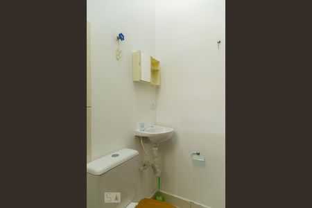 Banheiro de casa para alugar com 1 quarto, 35m² em Jardim Oriental, São Paulo