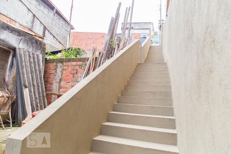 Casa para alugar com 35m², 1 quarto e sem vaga Casa para alugar com 35m², 1 quarto e sem vagaÁrea comum - Escada