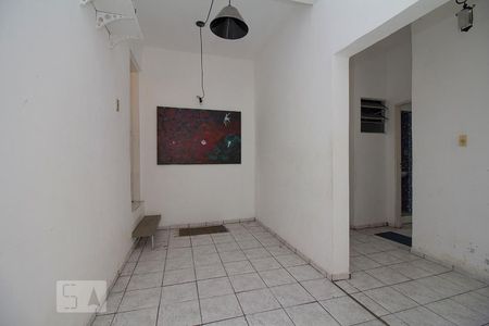 Casa para alugar com 300m², 9 quartos e 2 vagas Casa para alugar com 300m², 9 quartos e 2 vagasPiso INF1 - Entrada