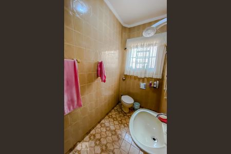 Casa à venda com 134m², 3 quartos e 2 vagasBanheiro