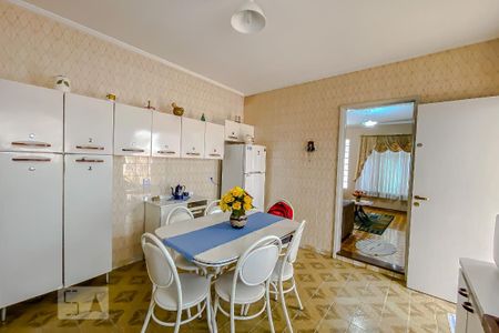 Casa à venda com 134m², 3 quartos e 2 vagasCozinha