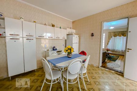 Casa à venda com 134m², 3 quartos e 2 vagasCozinha