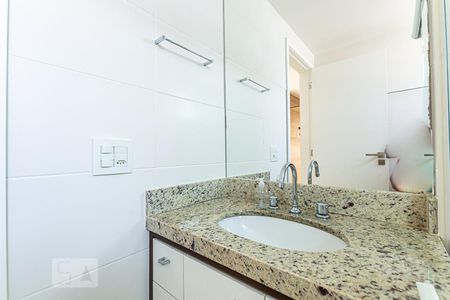 Apartamento à venda com 83m², 2 quartos e 1 vagaBanheiro da Suíte