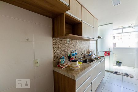 Apartamento à venda com 83m², 2 quartos e 1 vagaCozinha 