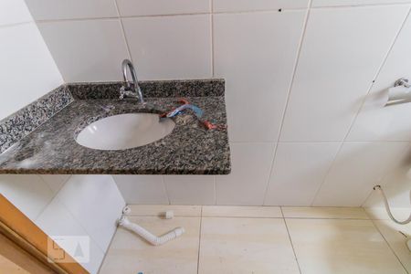 Apartamento para alugar com 60m², 2 quartos e sem vagaDetalhe banheiro