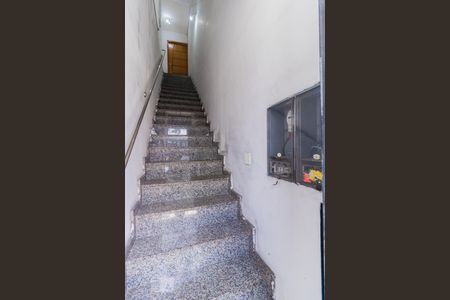 Apartamento para alugar com 60m², 2 quartos e sem vagaEscada