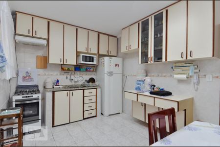 Casa de condomínio à venda com 102m², 2 quartos e 2 vagasCozinha