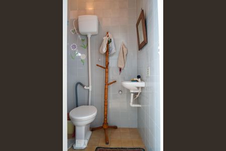 Apartamento à venda com 90m², 2 quartos e sem vaga Apartamento à venda com 90m², 2 quartos e sem vagaBanheiro de Serviço