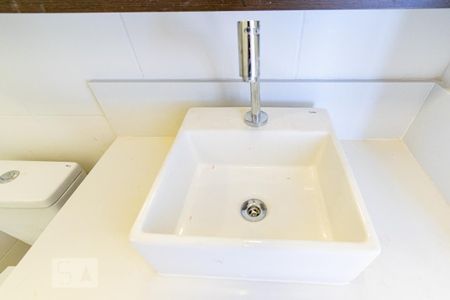 Banheiro de apartamento à venda com 2 quartos, 34m² em Vila Paulista, São Paulo