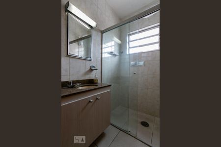 Casa à venda com 250m², 3 quartos e 1 vagaBanheiro