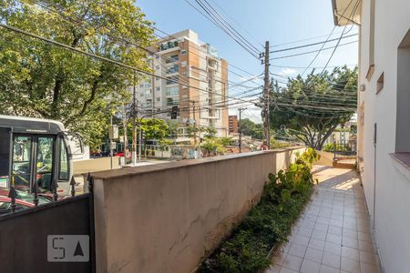 Sala 2 - vista de casa à venda com 3 quartos, 450m² em Pinheiros, São Paulo