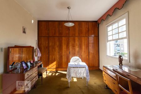 Casa à venda com 450m², 3 quartos e 4 vagas Casa à venda com 450m², 3 quartos e 4 vagasSuíte