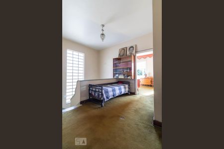 Casa à venda com 450m², 3 quartos e 4 vagas Casa à venda com 450m², 3 quartos e 4 vagasMezanino - acesso aos dormitórios