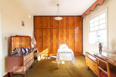 Casa à venda com 450m², 3 quartos e 4 vagas Casa à venda com 450m², 3 quartos e 4 vagasSuíte