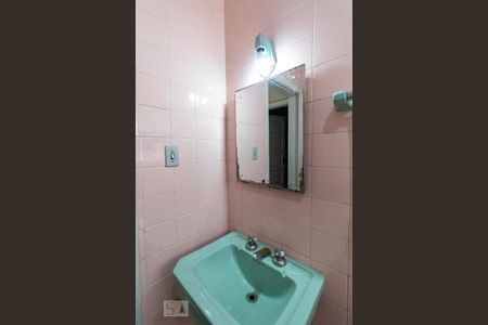 Casa à venda com 450m², 3 quartos e 4 vagas Casa à venda com 450m², 3 quartos e 4 vagasBanheiro social