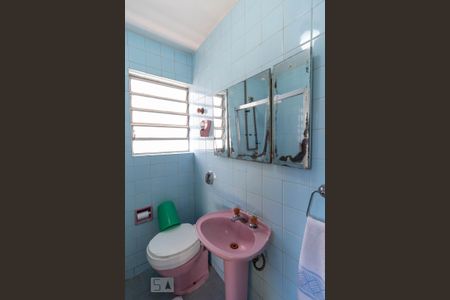 Casa à venda com 450m², 3 quartos e 4 vagas Casa à venda com 450m², 3 quartos e 4 vagasBanheiro da suíte