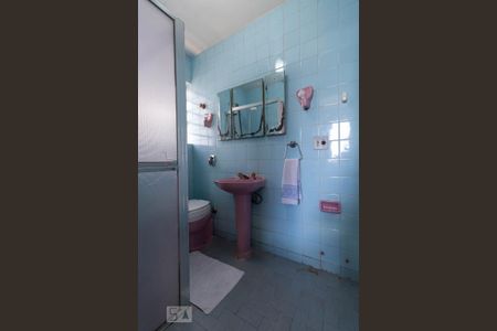 Casa à venda com 450m², 3 quartos e 4 vagas Casa à venda com 450m², 3 quartos e 4 vagasBanheiro da suíte