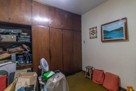 Casa à venda com 450m², 3 quartos e 4 vagas Casa à venda com 450m², 3 quartos e 4 vagasQuarto 2