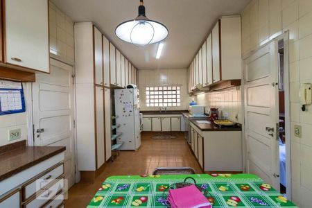 Casa à venda com 450m², 3 quartos e 4 vagas Casa à venda com 450m², 3 quartos e 4 vagasCozinha