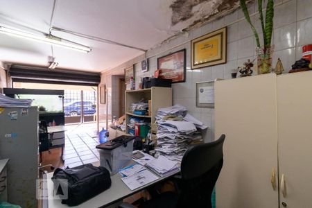 Casa à venda com 450m², 3 quartos e 4 vagas Casa à venda com 450m², 3 quartos e 4 vagasEscritório