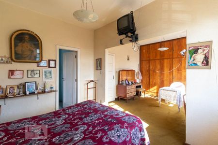 Casa à venda com 450m², 3 quartos e 4 vagas Casa à venda com 450m², 3 quartos e 4 vagasSuíte