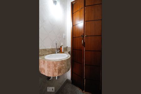 Casa à venda com 168m², 2 quartos e 3 vagasLavabo