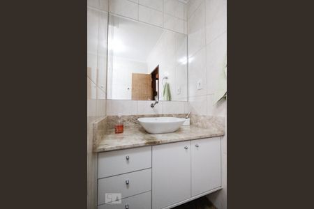 Casa à venda com 168m², 2 quartos e 3 vagasBanheiro