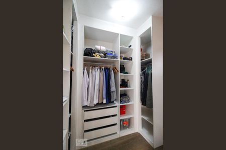 Casa à venda com 168m², 2 quartos e 3 vagasCloset