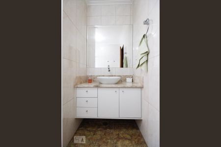 Casa à venda com 168m², 2 quartos e 3 vagasBanheiro