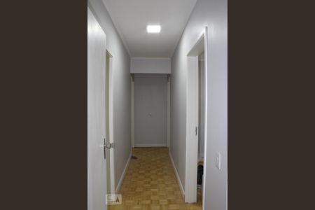 Corredor de apartamento à venda com 4 quartos, 80m² em Marechal Rondon, Canoas